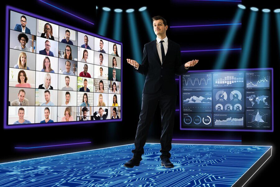 speaker-virtual-training-seminar_1016675-760